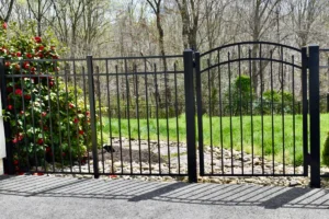PoolForce - Aluminum Fencing Page - Waterfront - Black Waterfront Flush Bottom with Arched Gate