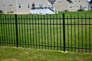 PoolForce - Aluminum Fencing Page - Wavecrest - Black Wavecrest Traditional Bottom